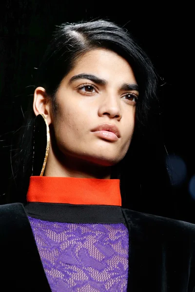 Look 77
